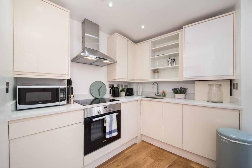 7 Borough - Spacious 2-bed, 2-bath In Prime Location Apartament *
